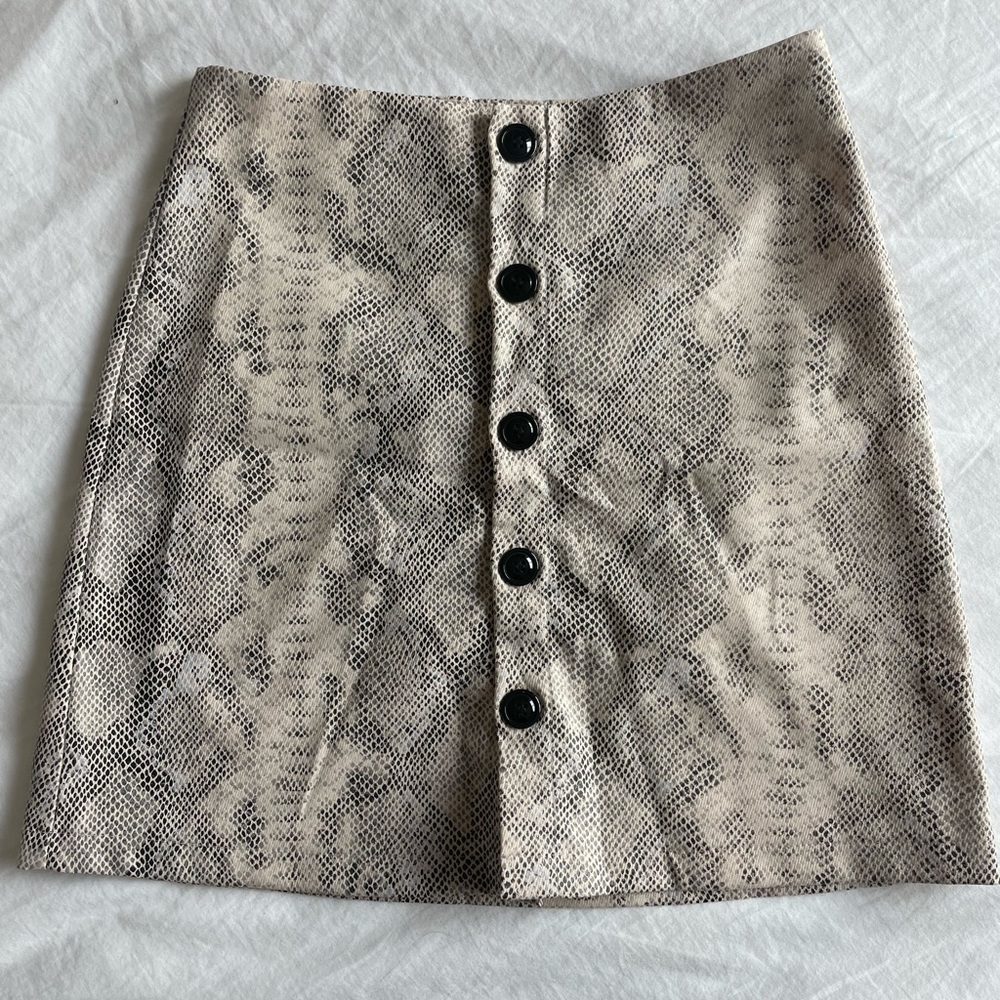 Button Mini Skirt